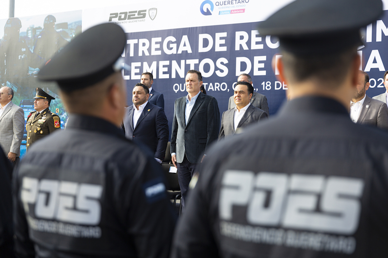 Reconoce Mauricio Kuri a elementos de la POES Querétaro.