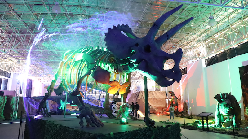 Abre en Querétaro el museo itinerante "Tierra de Dinosaurios"