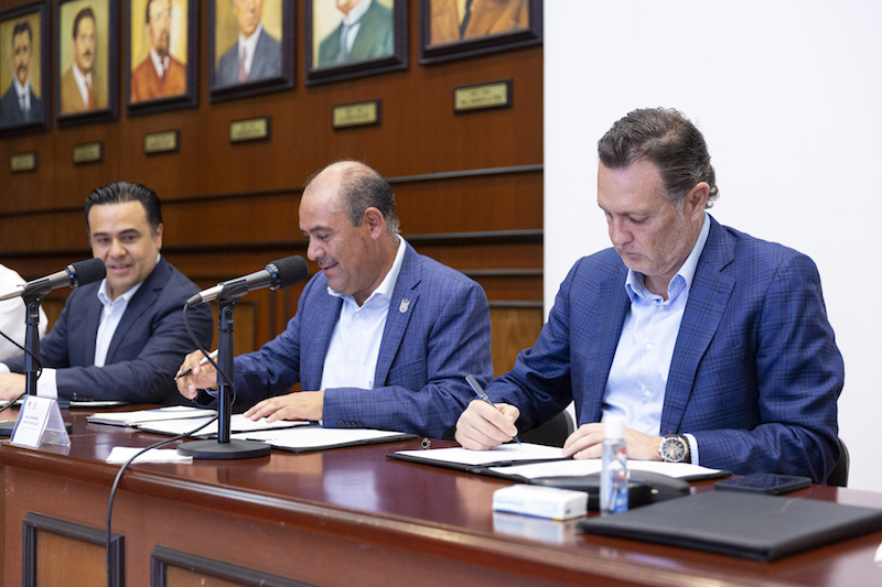 Mauricio Kuri firma acuerdos de colaboración con Municipios para impulsar el campo.