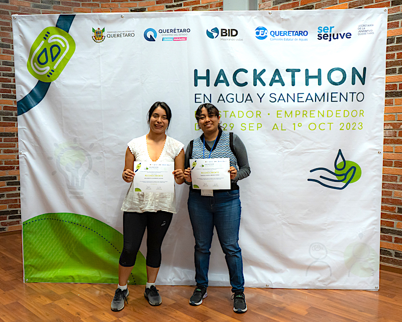 Alumnas de ingeniería de la UAQ de San Joaquín ganan hackathon organizado por la CEA.