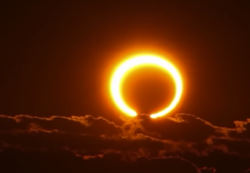 Aquí lo puedes ver en vivo del Eclipse Solar 2023.