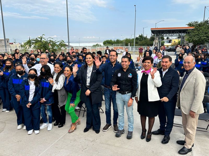 Entregan nueva Escuela Secundaria Técnica 42 en Corregidora.