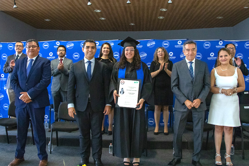 La UPQ gradúa a 104 nuevos profesionales.
