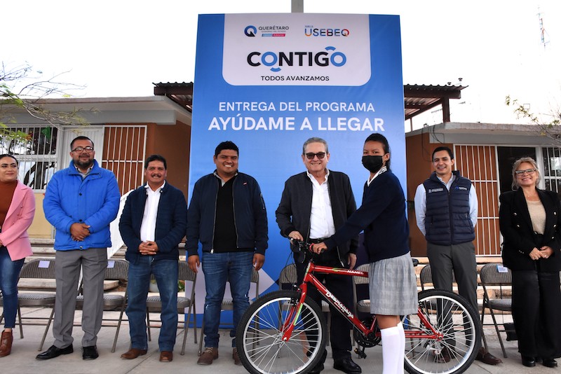 Para disminuir deserción escolar, entregan bicicletas en 43 escuelas de Querétaro.