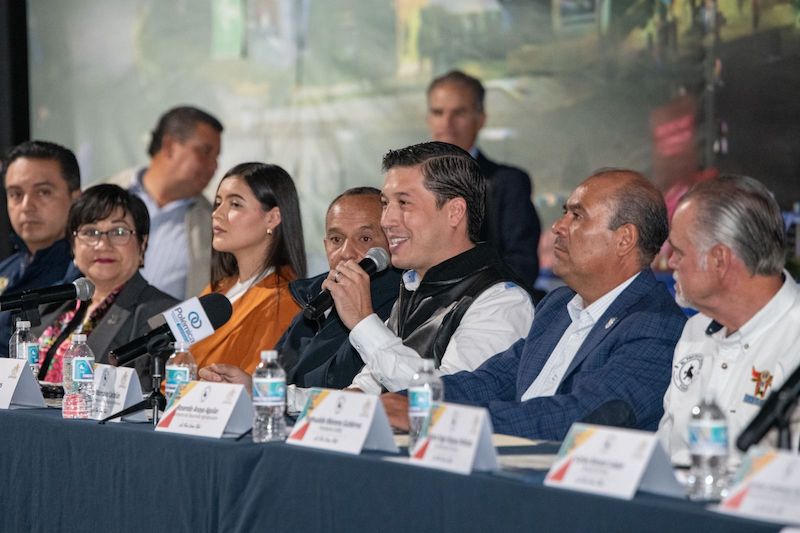 Rodrigo Monsalvo garantiza colaboración para seguridad de Feria de Querétaro 2023.