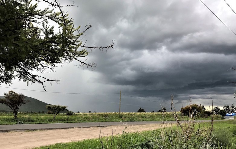 Sistemas climáticos provocarán lluvias intensas en la mayor parte de México.