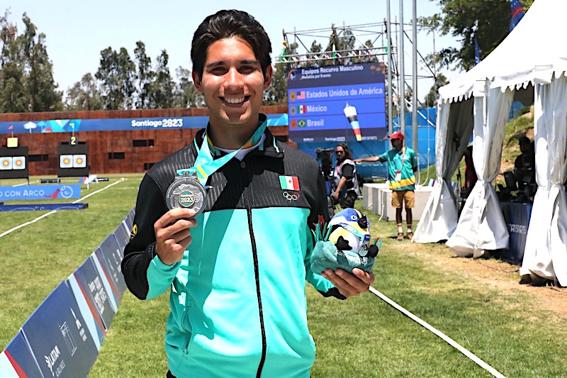 Arquero queretano gana medalla de plata en Juegos Panamericanos Santiago 2023.