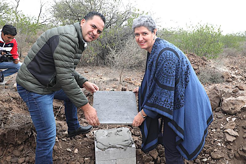 En Colón fue colocada la primera piedra del edificio de la Facultad de informática de la UAQ.