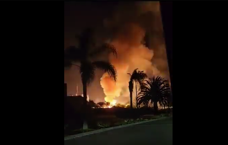 Explosión de subestación eléctrica causa apagón en Juriquilla.