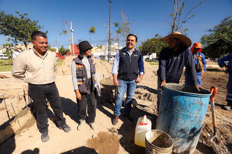 Luis Nava supervisa rehabilitación de Parque Choles en Félix Osores.