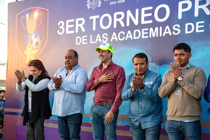 Rodrigo Monsalvo inaugura Torneo de Futbol organizado por Centro Vive.