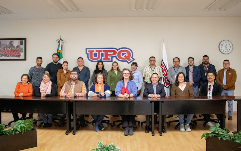 #Educación Unen esfuerzos para que estudiantes de la Universidad Politécnica de #Querétaro (#UPQ), refuercen el aprendizaje del idioma inglés.