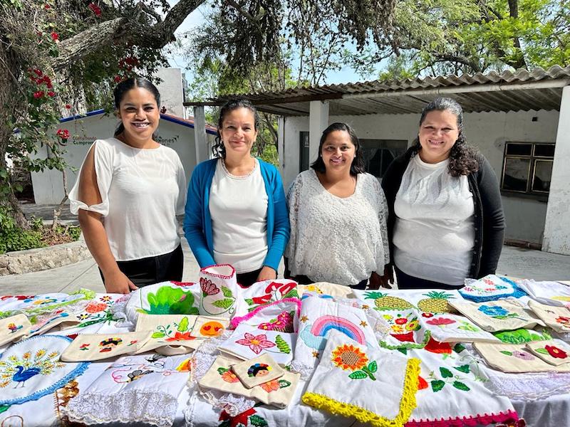 71 cursos de capacitación benefician a mil 500 mujeres de Querétaro.