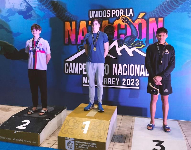 Delegación queretana de natación cosecha 21 medallas en campeonato nacional.