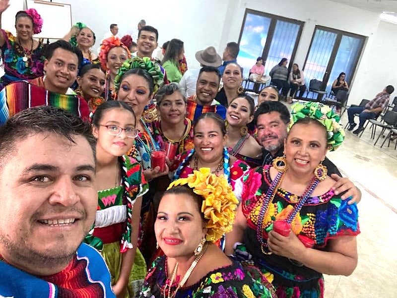 Grupo de Danza de San Joaquín participa en evento en Colombia.