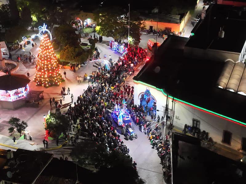 Inicia con éxito la Feria Navideña 2023 en Colón.