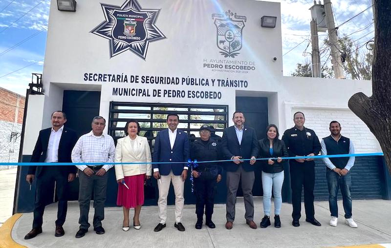 Amarildo Bárcenas entrega nuevas instalaciones de Seguridad Pública en Pedro Escobedo.