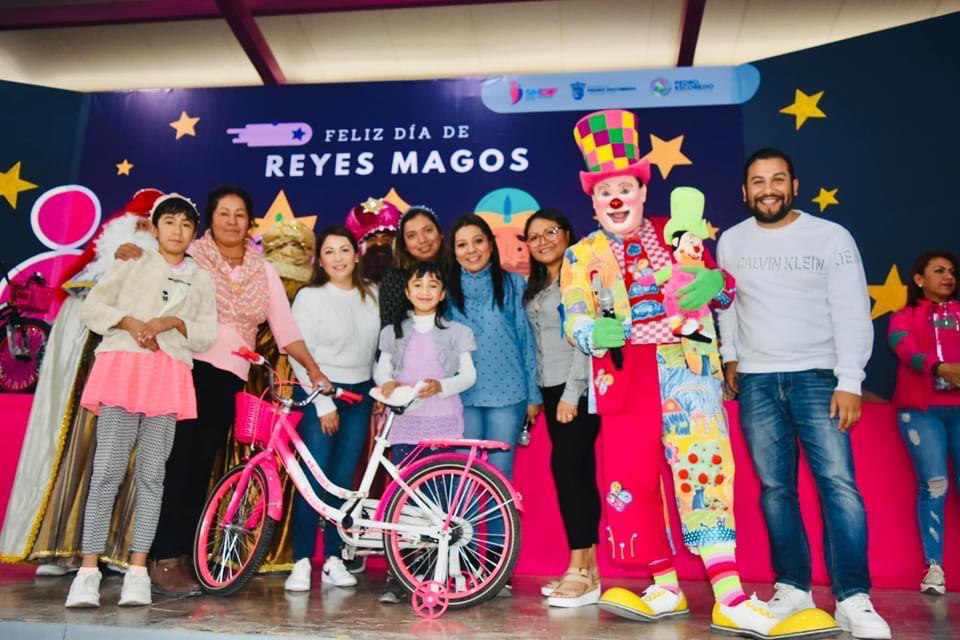 DIF Pedro Escobedo celebró la llegada de los Reyes Magos.