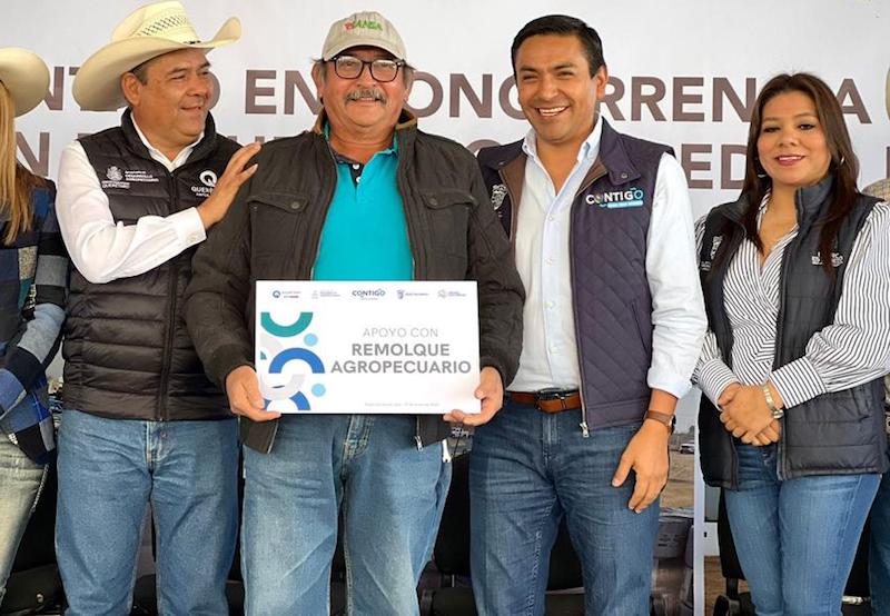 Entregan apoyos 117 productores para fortalecer desarrollo rural en Pedro Escobedo.