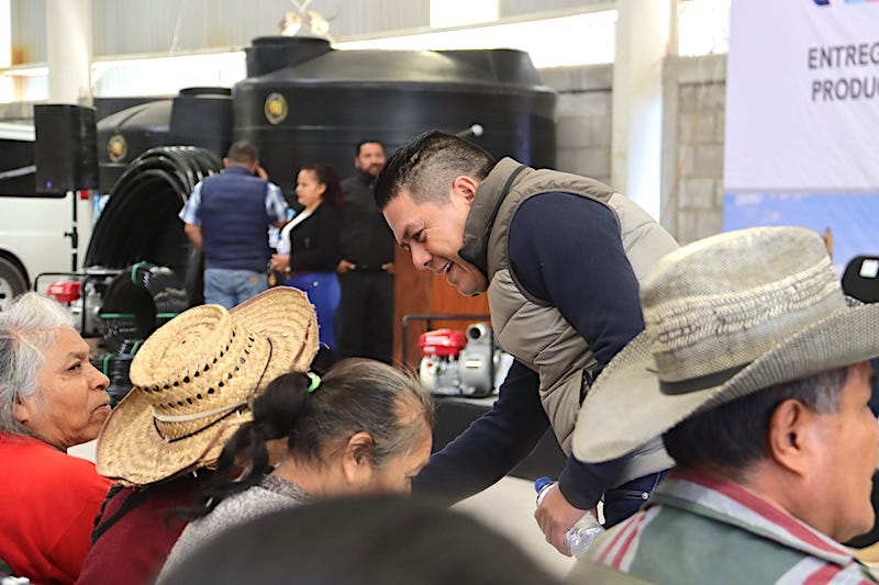 Entregan apoyos a 254 productores rurales de Peñamiller.