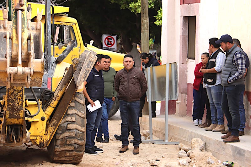 Supervisa Juan Carlos Linares obras de movilidad en El Zapote y Cabecera Municipal en Peñamiller.