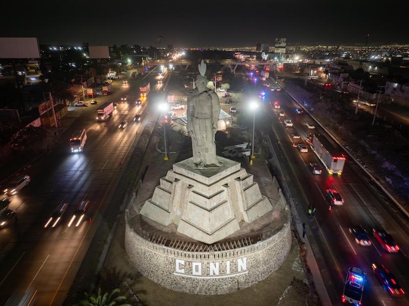 Enrique Vega Carriles inaugura nueva iluminación de la estatua monumental Conín