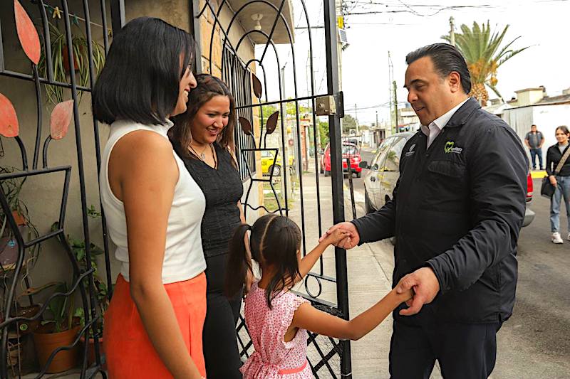 Entrega Luis Nava mejora de vialidades internas del condominio Jorge Negrete.