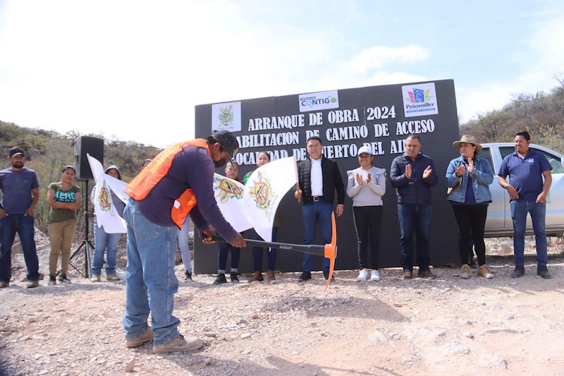 Juan Carlos Linares da banderazo a obras viales en tres comunidades de Peñamiller