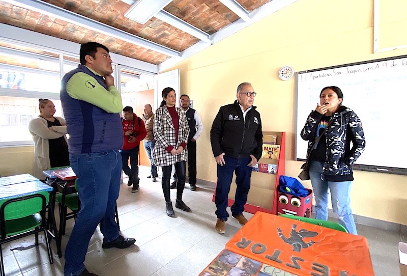 Supervisan obras de infraestructura educativa en San Joaquín.