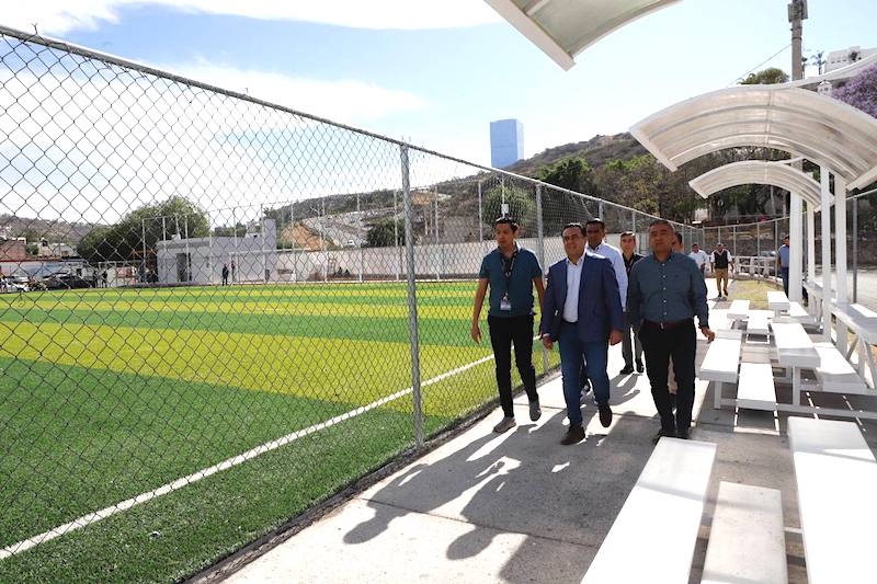 H-E-B rehabilita espacio deportivo en la Capital queretana.