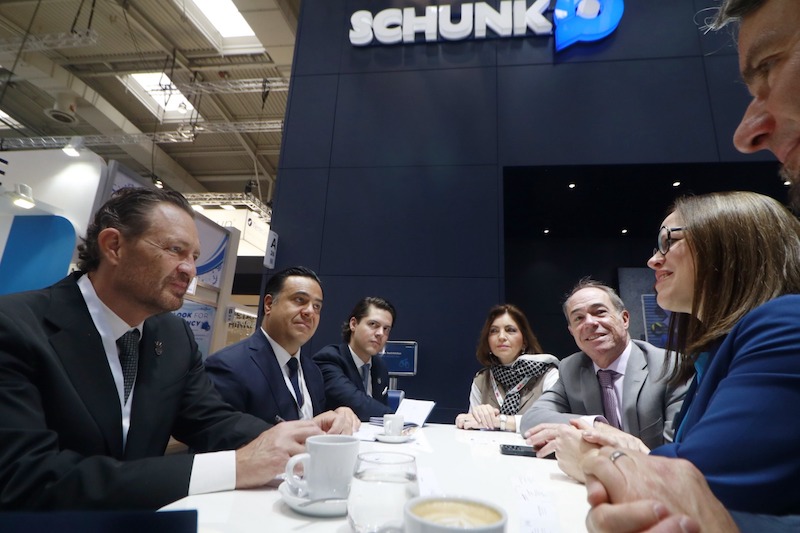 Empresa alemana SCHUNK anuncia inversión en la capital por 119 mdp y la buscará talento innovador