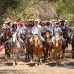 Encabeza Felifer Macías cabalgata “Con Todos” en Santa Rosa Jáuregui
