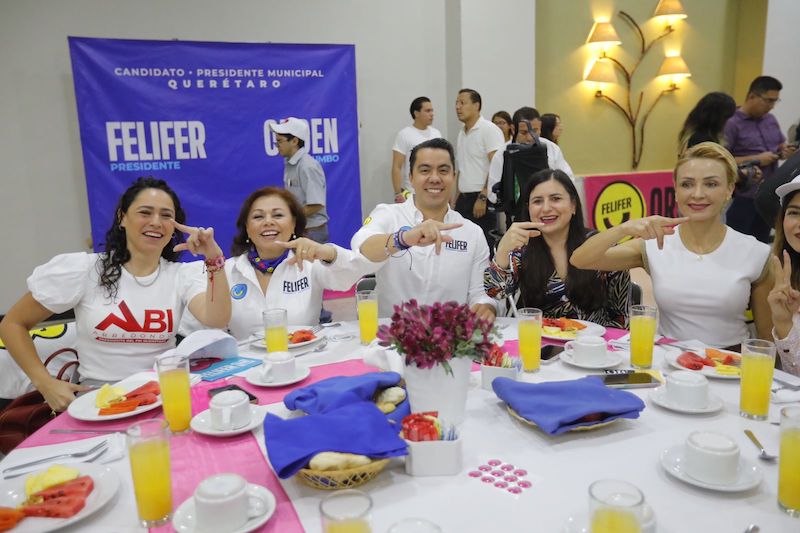 Se reúne Felifer con mujeres líderes para presentar propuestas de campaña.