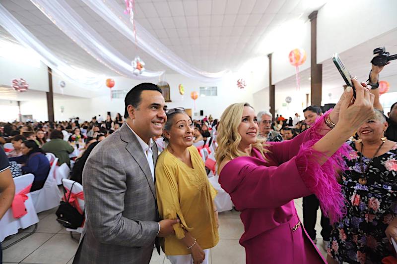 Celebran a las trabajadoras de la administración Municipal de Querétaro por el Día de las Madres.