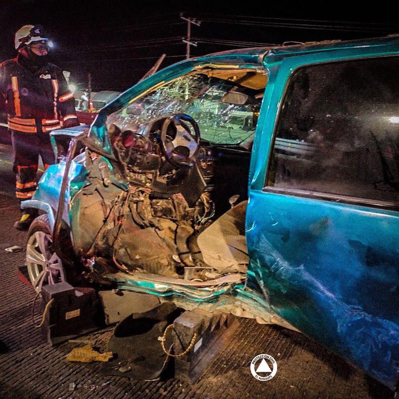 Mueren dos personas al chocar su Chevy sobra la Carretera 57 en El Marqués