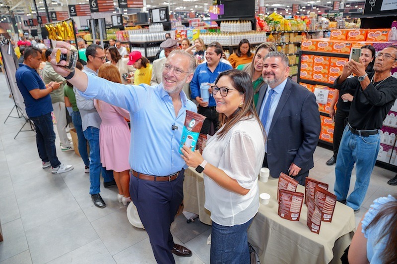 30 empresarios queretanos exhiben sus productos en la feria de Chedraui