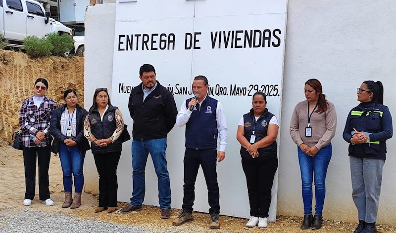 Entregan 15 viviendas en San Joaquín a través del programa “Contigo por tu Vivienda”