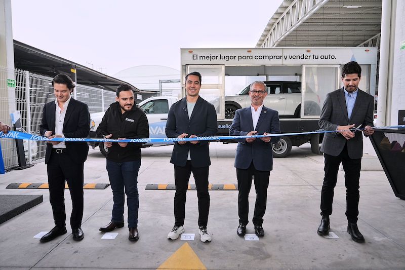 Felifer Macías inaugura el Centro Integral de Operaciones de Kavak en Querétaro