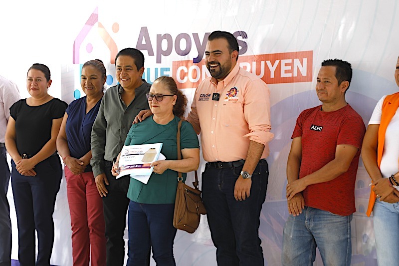Gaspar Trueba equipo para mejoramiento de vivienda a 150 familias de Colón