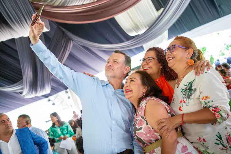 Gobernador Mauricio Kuri reconoce labor de madres trabajadoras y personal de enfermería en Querétaro