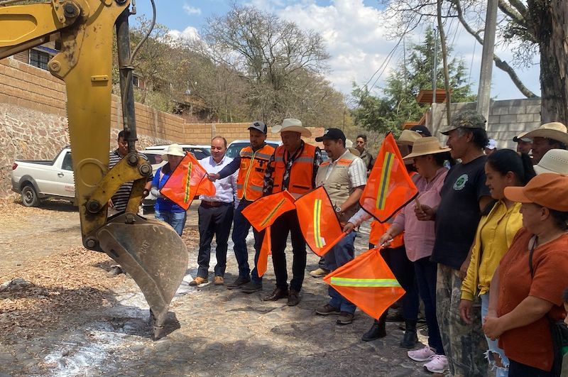 Oscar Pérez entregará más de 200 obras en Amealco