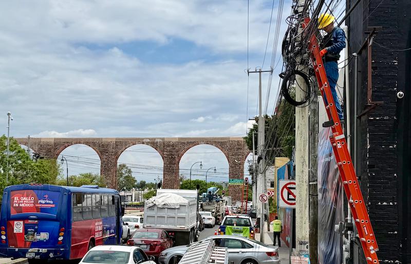 4.3 toneladas de cables en desuso son retiradas de vialidades en Querétaro
