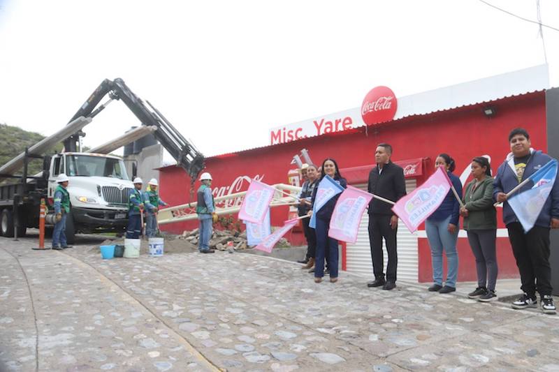 Arranca rehabilitación de alumbrado público en la comunidad de Mentiras, en Peñamiller