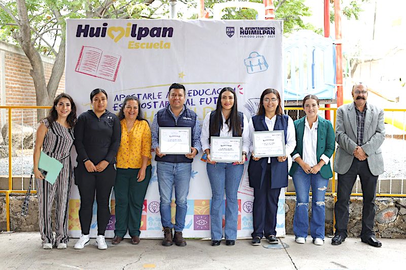 Jairo Morales entrega barandal en preescolar de La Noria, Huimilpan