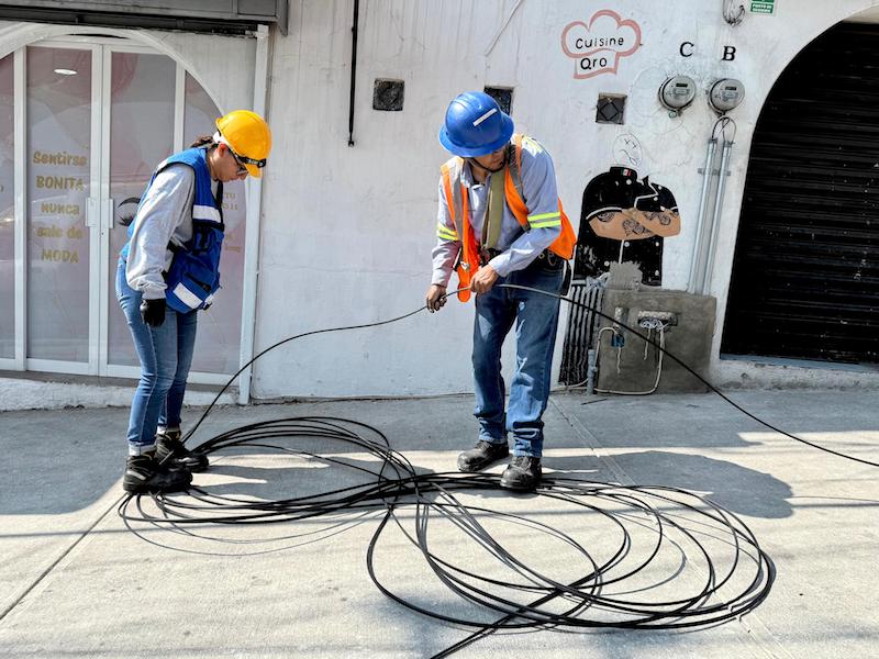 Retiran 3.8 toneladas de cables en desuso de la vía pública en Querétaro