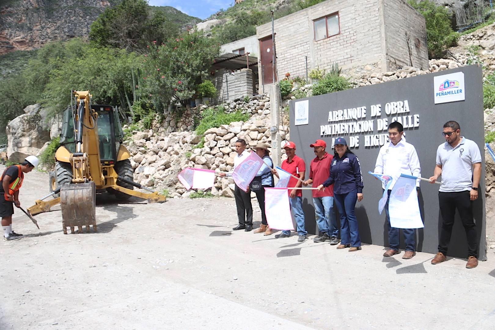 Arranca Ana Karen Jiménez primera etapa de rehabilitación del camino de acceso en Adjuntas de Higuera