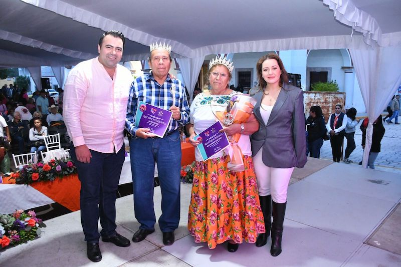 Colón celebra a sus adultos mayores con la coronación del Rey y Reina de la Tercera Edad 2025