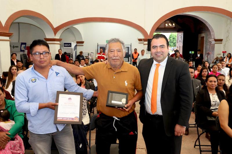 Distingue Gaspar Trueba a dos colonenses por su aportación cívica y cultural