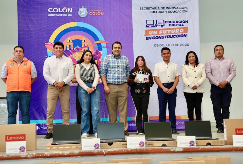 Entrega alcalde Gaspar Trueba 432 tabletas y laptops a estudiantes de Colón