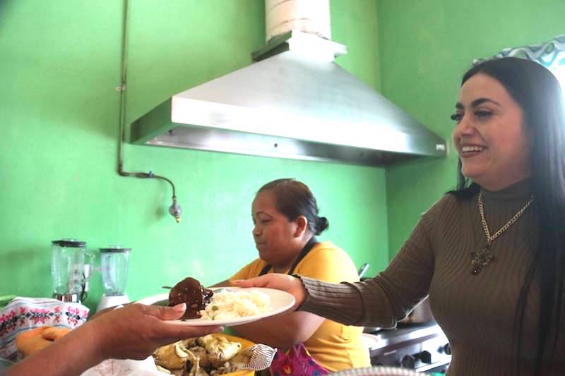 Inauguran en Peñamiller comedor para adultos mayores